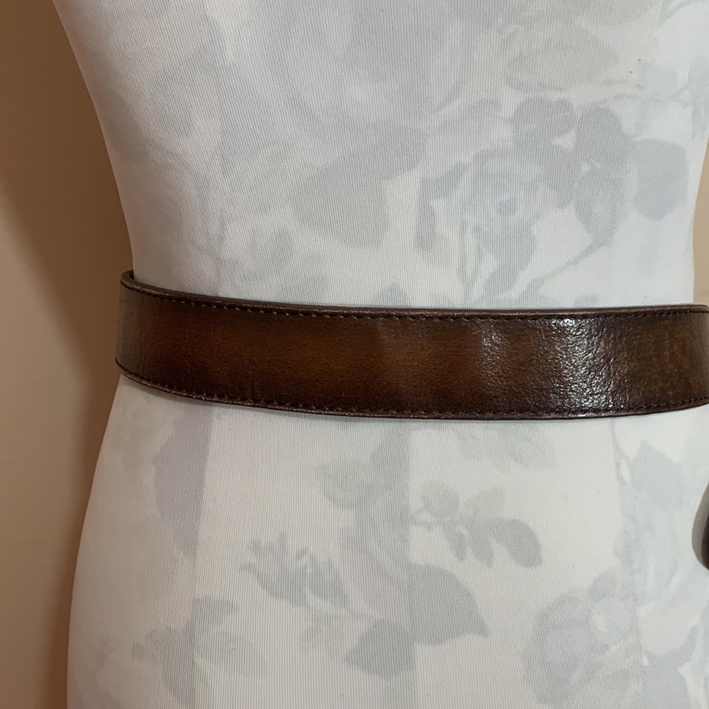 Classico Italian Boutique Large Genuine Leather Belt w/Flower Rhinestone Buckle - Picture 3 of 10